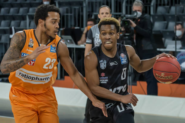 凯恩对阵19支德甲球队均破门，联赛历史仅次于克洛泽28队通杀.